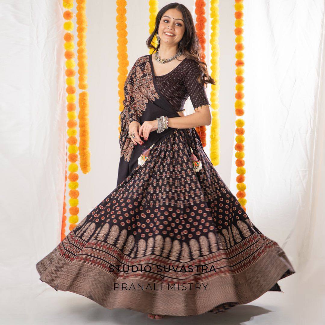 2024 THIS NAVRATRI ROCK WITH THIS PRINTED AND PARI LACE LEHENGA CHOLI