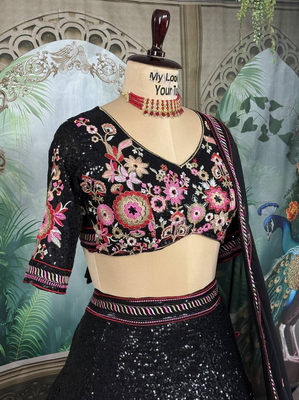 Einführung eines 4 Meter ausgestellten Coding Sequins Work Lehenga