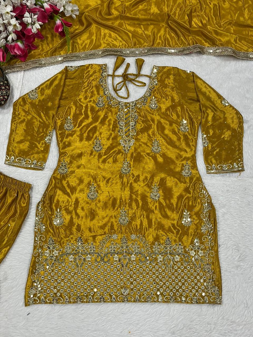 NOUVEAU HAUT DE SOIRÉE ET PLAZZO DE DESIGNER