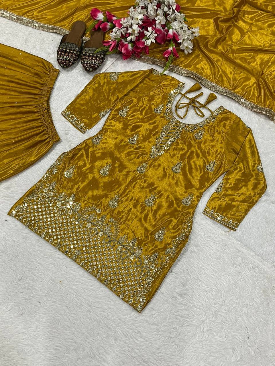 NOUVEAU HAUT DE SOIRÉE ET PLAZZO DE DESIGNER