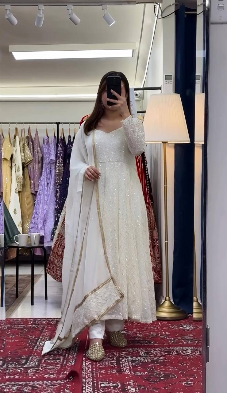 PREMIUM-FERTIGANZUG-SET AUS ANARKALI