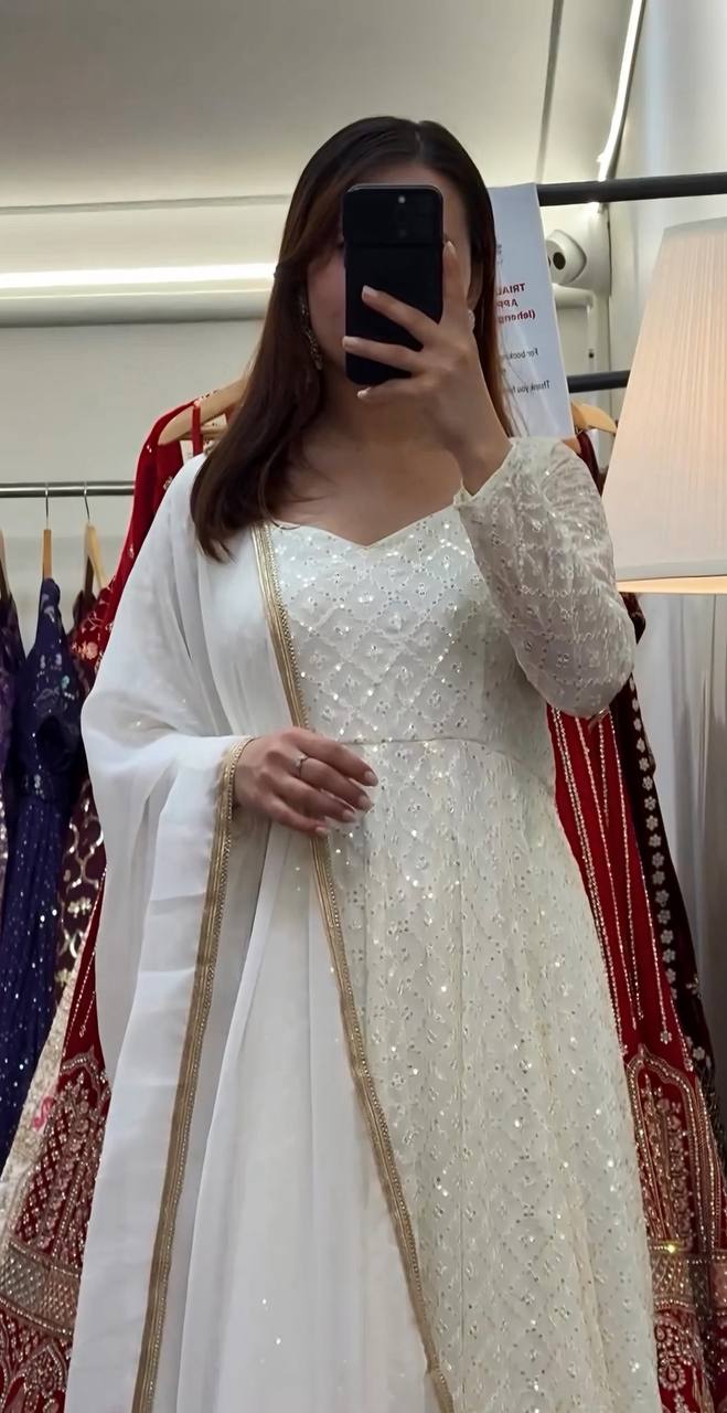 PREMIUM-FERTIGANZUG-SET AUS ANARKALI
