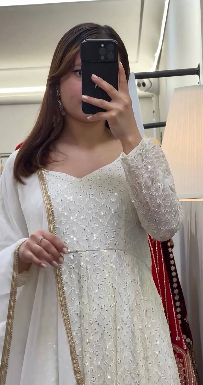 PREMIUM-FERTIGANZUG-SET AUS ANARKALI