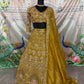 Sehen Sie umwerfend aus in diesem wunderschönen cremefarbenen Lehenga-Set
