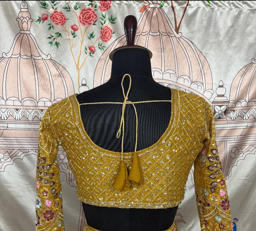 Sehen Sie umwerfend aus in diesem wunderschönen cremefarbenen Lehenga-Set