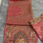 Sehen Sie umwerfend aus in diesem wunderschönen cremefarbenen Lehenga-Set