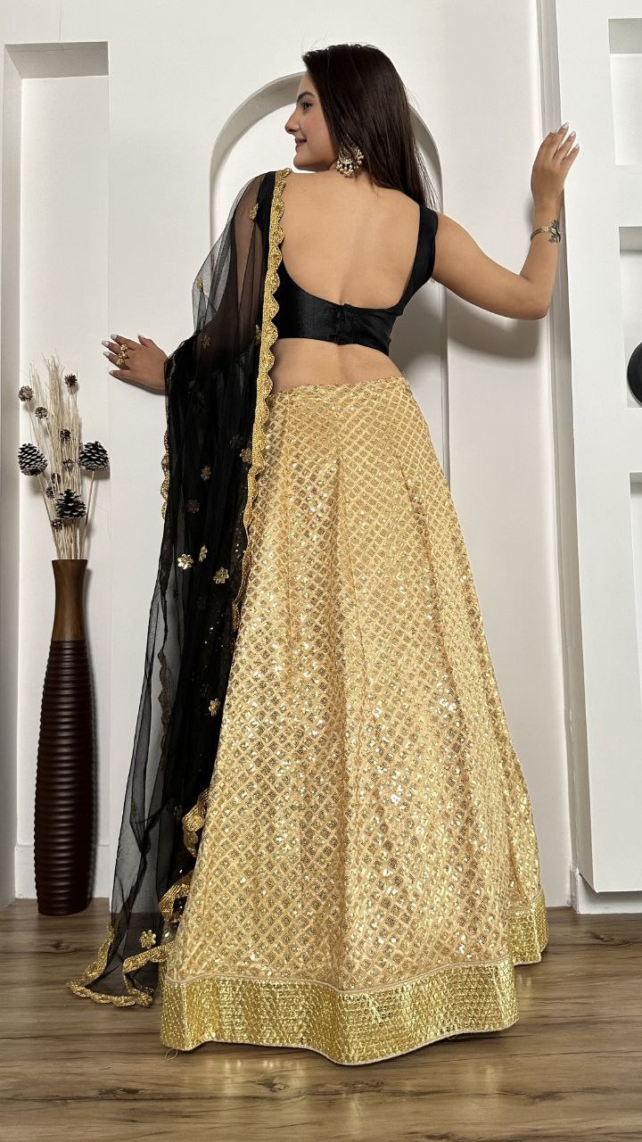 Dazzle this festive season with this beautiful lehnga set