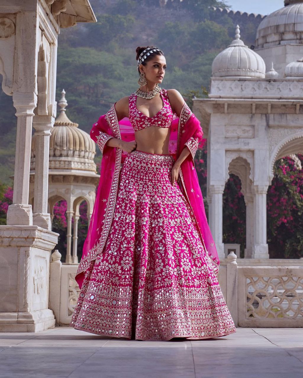 NEUES DREITEILIGES WESTERN-OUTFIT FÜR DIE TRENDIGE HOCHZEITSSAISON