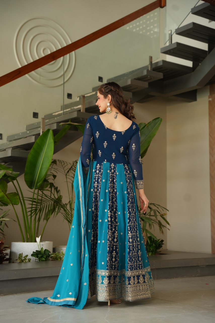 Kleid aus Georgette-Imitat mit üppiger Paillettenstickerei