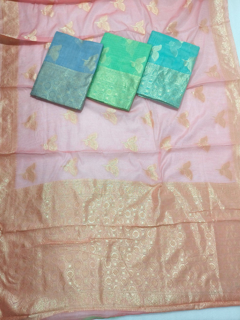 BEAUTIFUL RICH PALLU & JACQUARD WORK ON ALL OVER THE SAREE