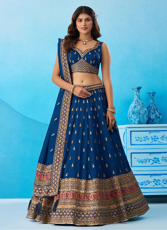 Sehen Sie umwerfend aus in diesem wunderschönen cremefarbenen Lehenga-Set