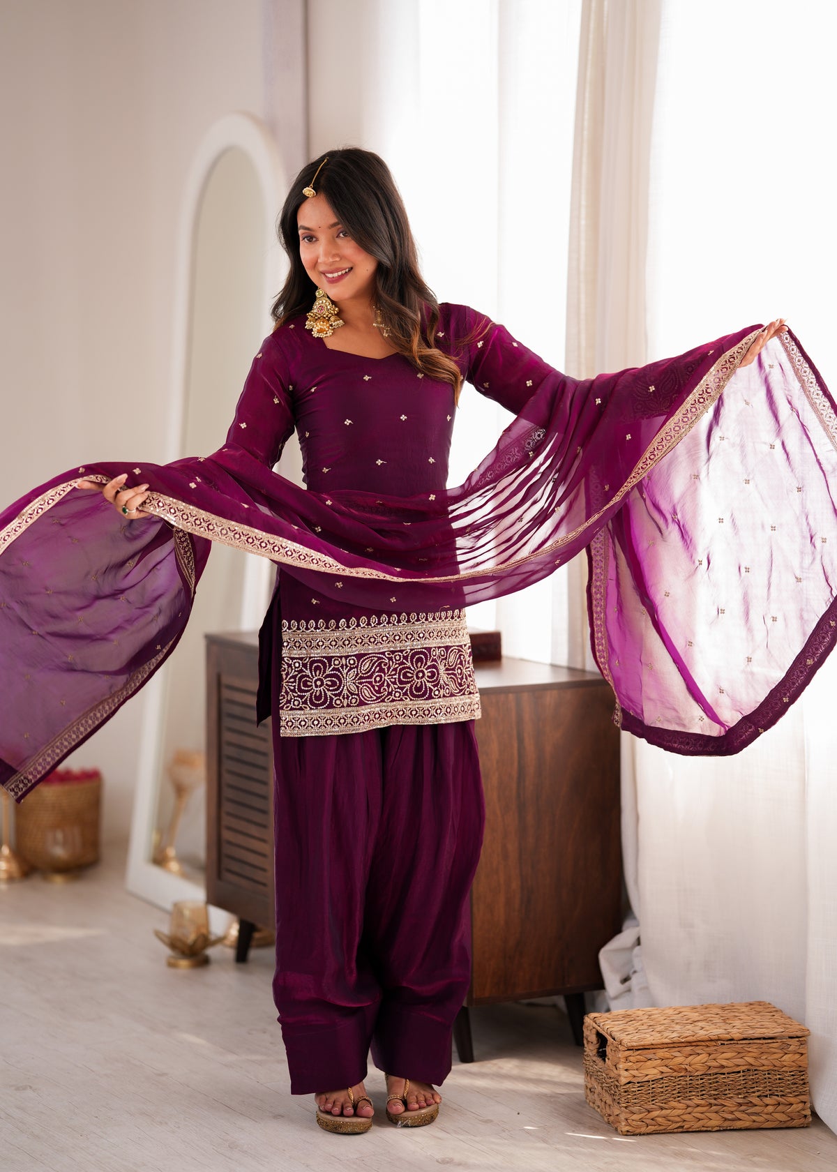 PREMIUM-FERTIGANZUG-SET AUS ANARKALI