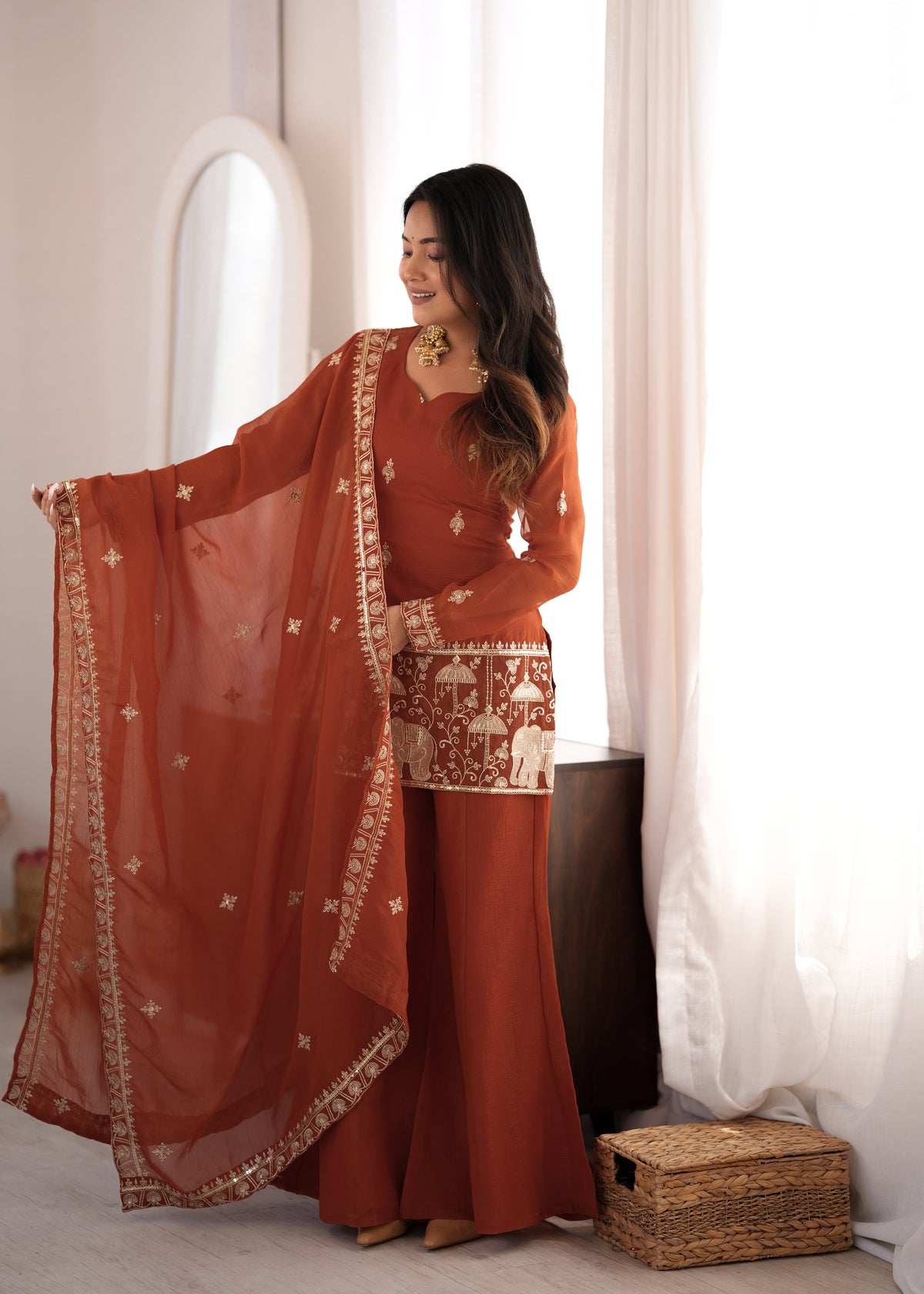 PREMIUM-FERTIGANZUG-SET AUS ANARKALI