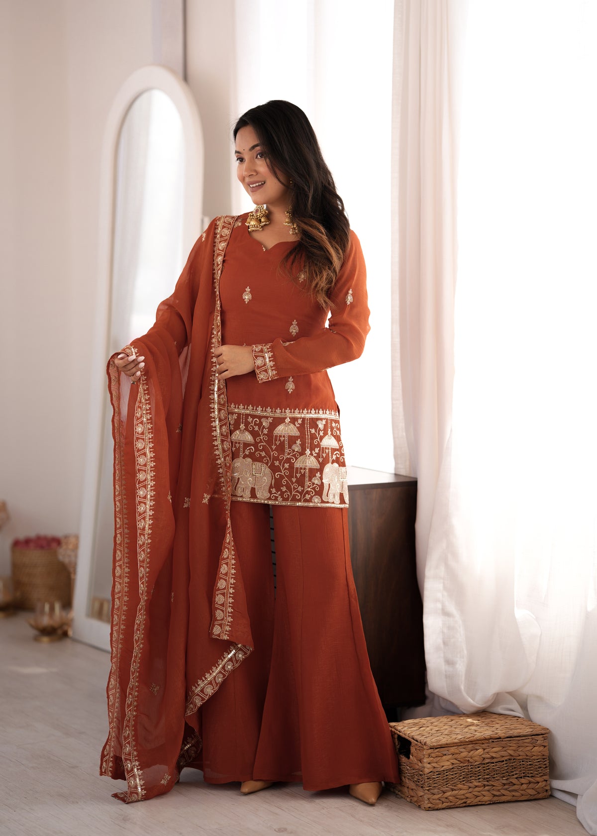 PREMIUM-FERTIGANZUG-SET AUS ANARKALI