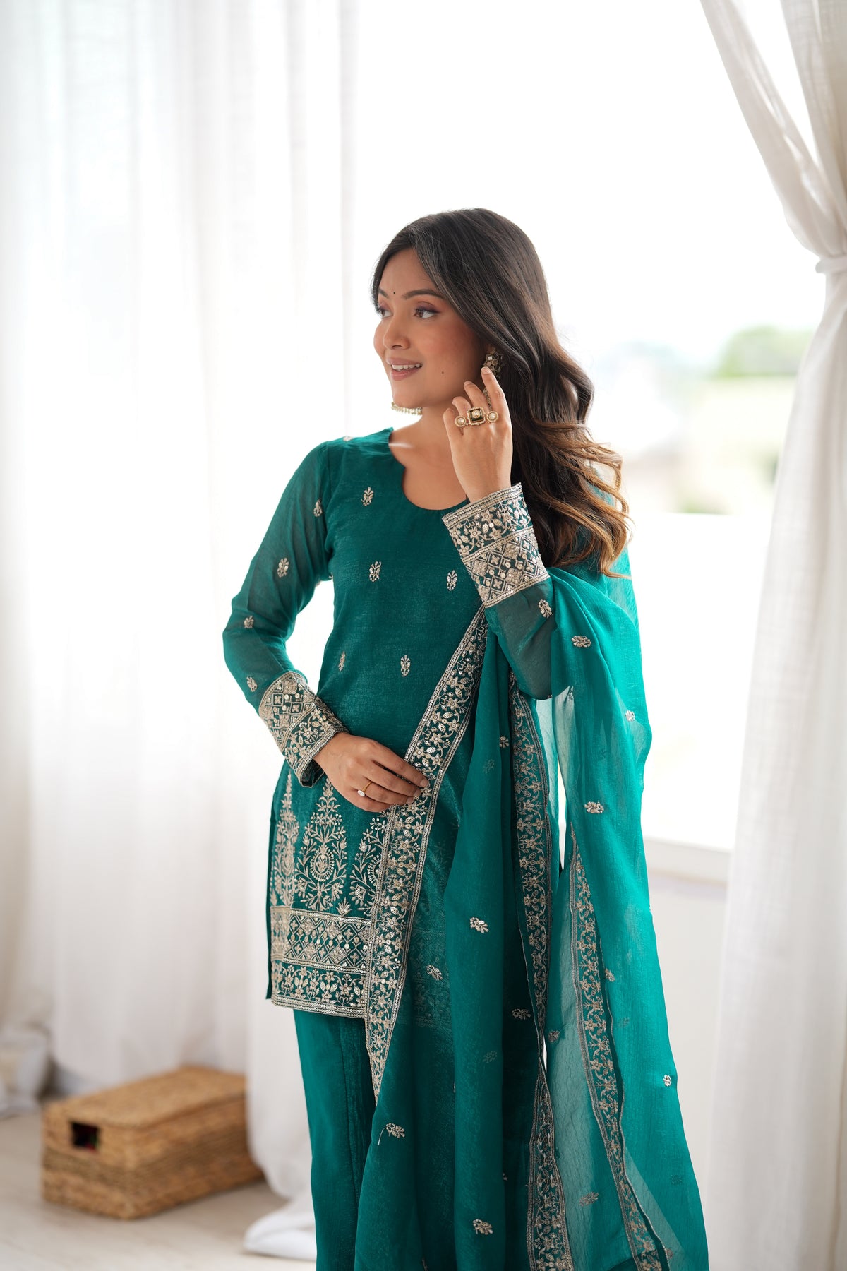 PREMIUM-FERTIGANZUG-SET AUS ANARKALI