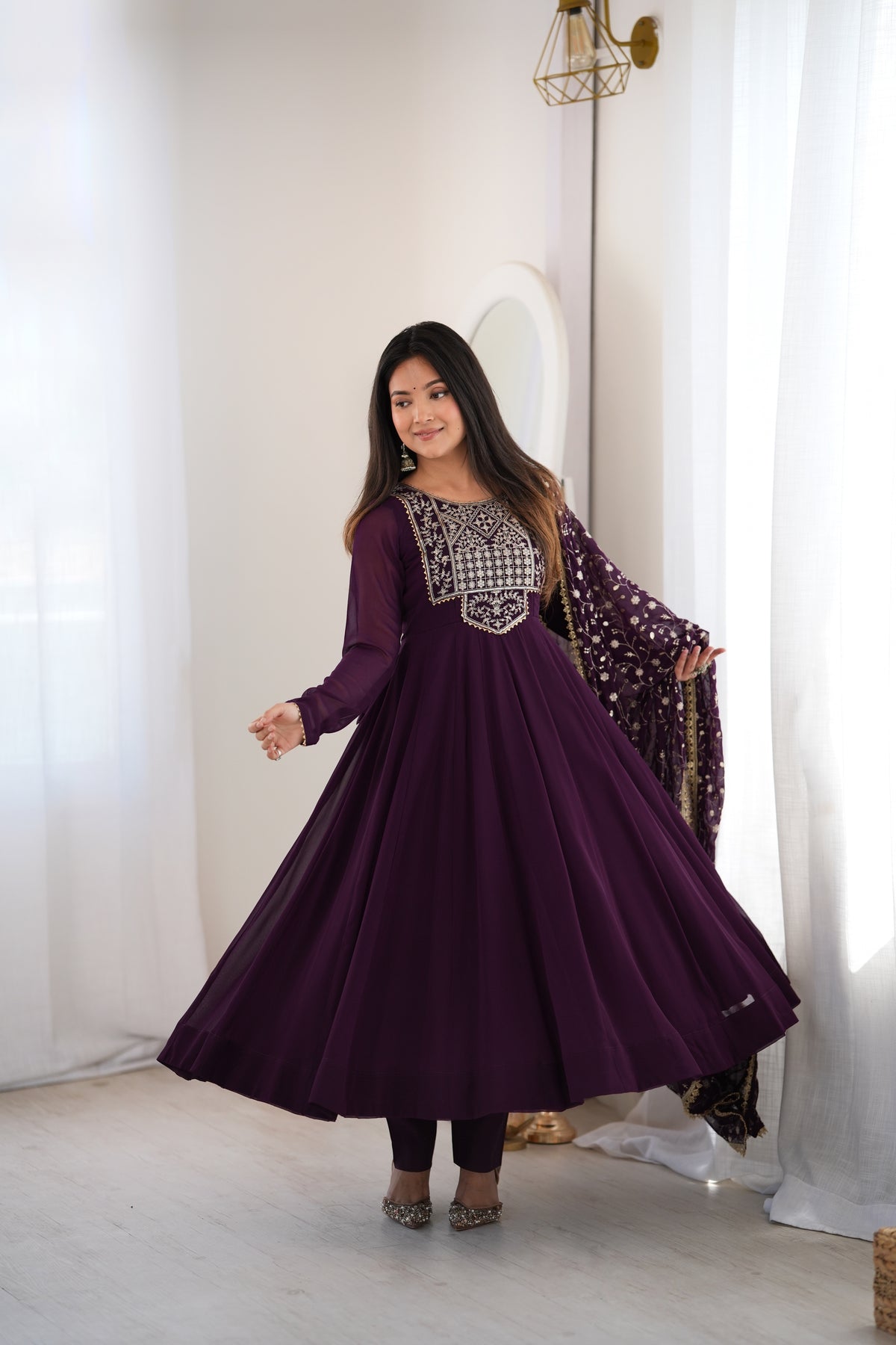PREMIUM-FERTIGANZUG-SET AUS ANARKALI