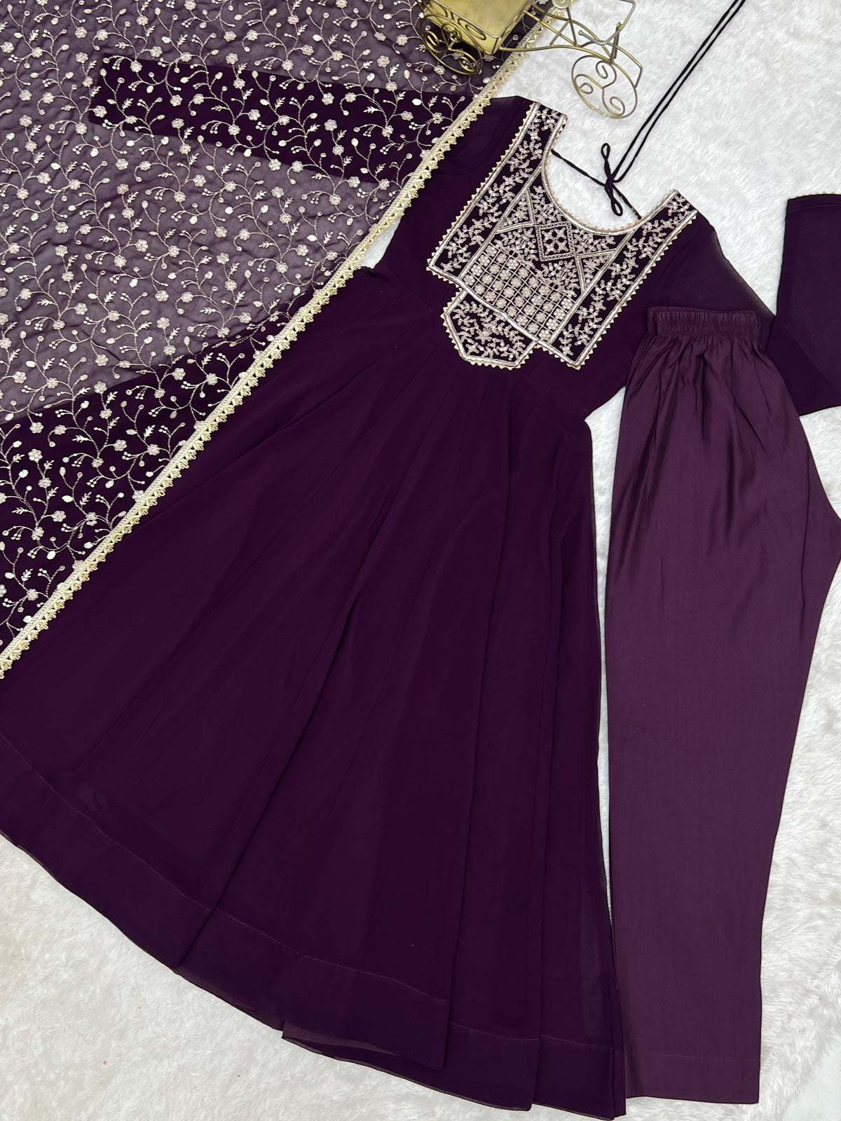 PREMIUM-FERTIGANZUG-SET AUS ANARKALI