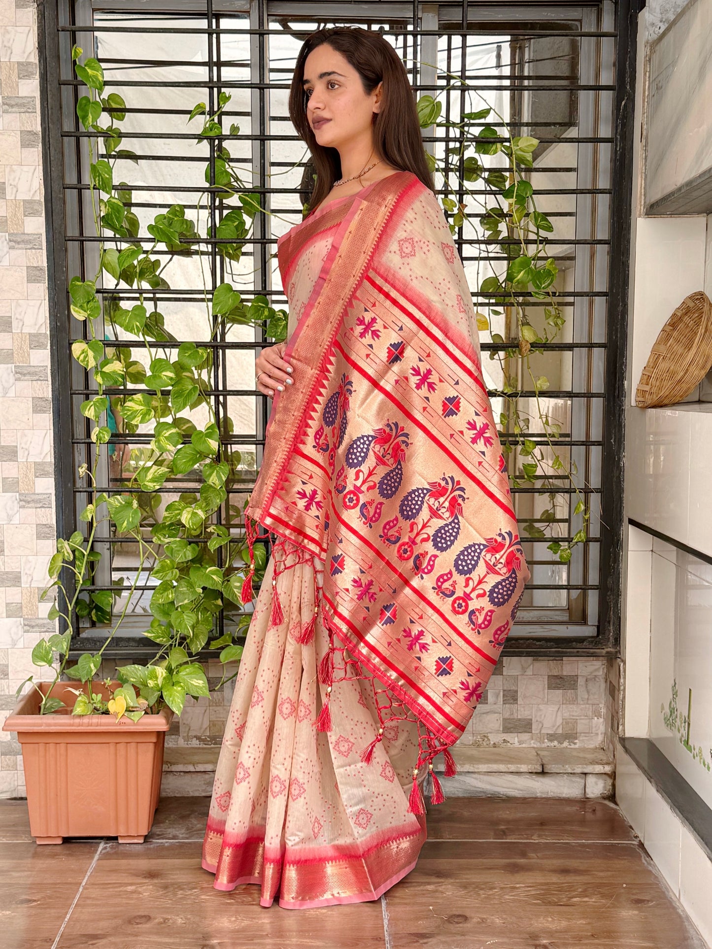 Contrast Thread weaving bandhej jacquard saree