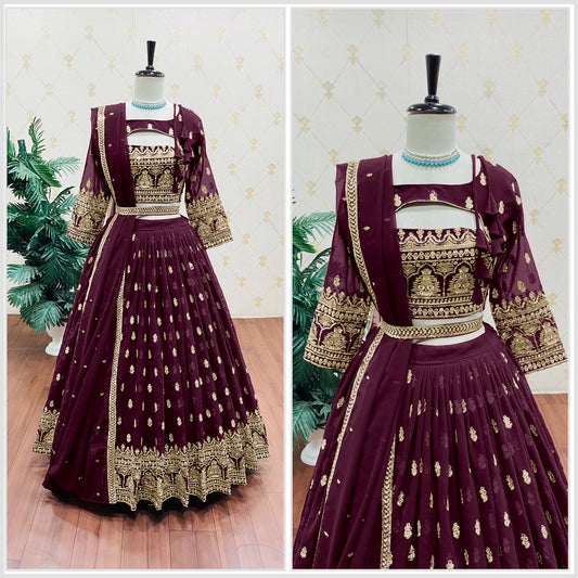 New Đěsigner Siqwans Lehenga Choli With Dupatt Set New