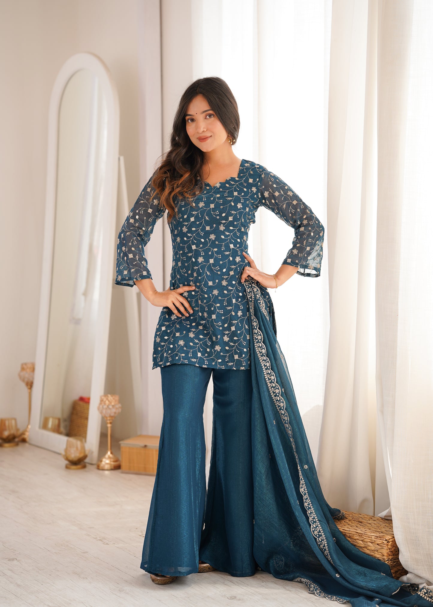 CRUNCHY SILK FABRIC WITH EMBROIDERY SEQUENCE 3 PEACE
