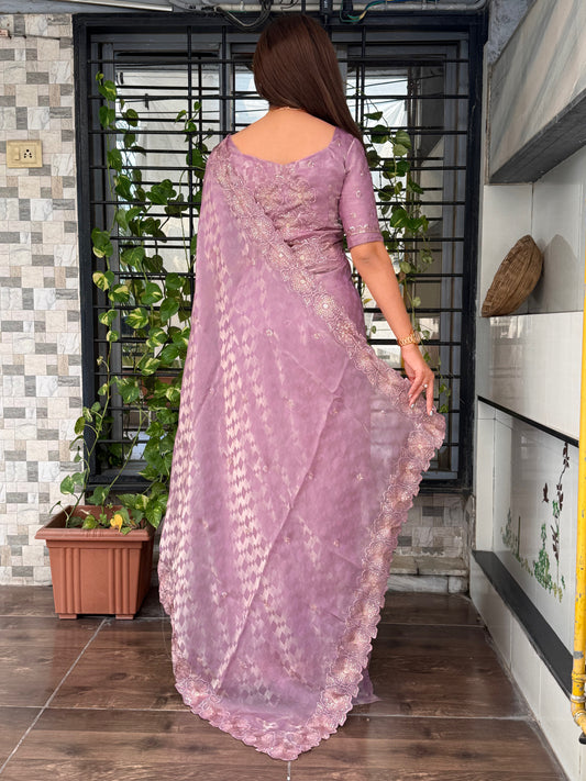 self jacquard weaving checks pattern saree