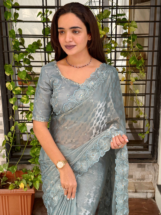 self jacquard weaving checks pattern saree