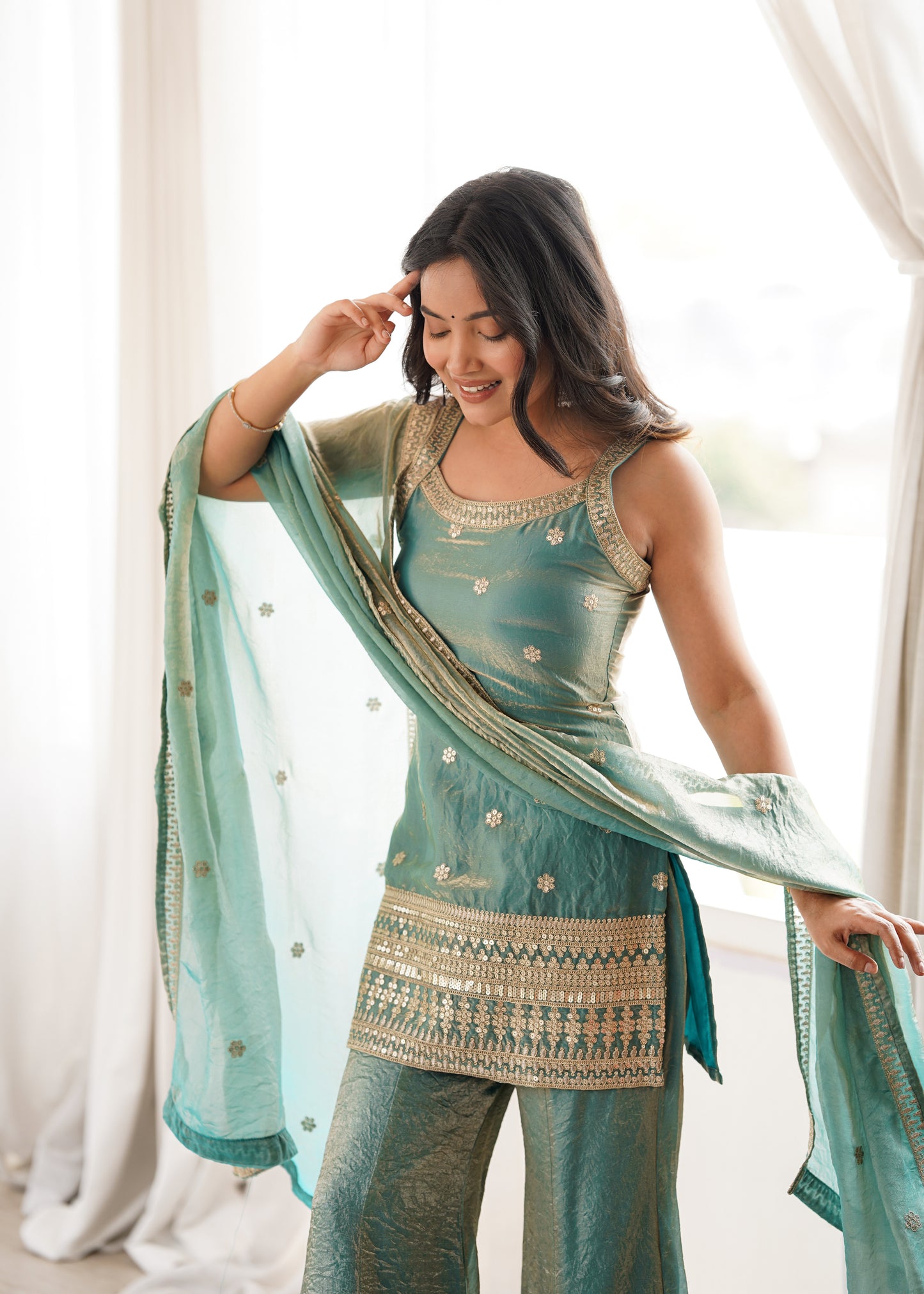 FRENDY SILK FABRIC WITH EMBROIDERY SEQUENCE DORI 3 PEACE