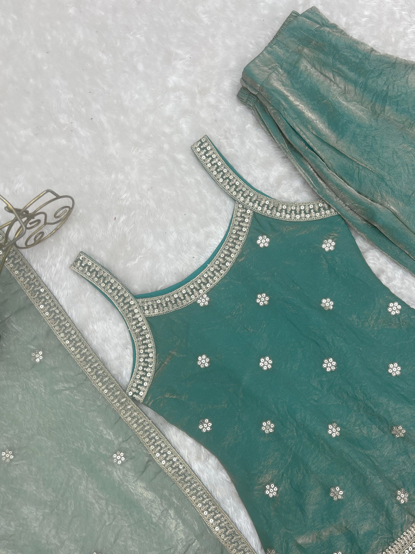 FRENDY SILK FABRIC WITH EMBROIDERY SEQUENCE DORI 3 PEACE