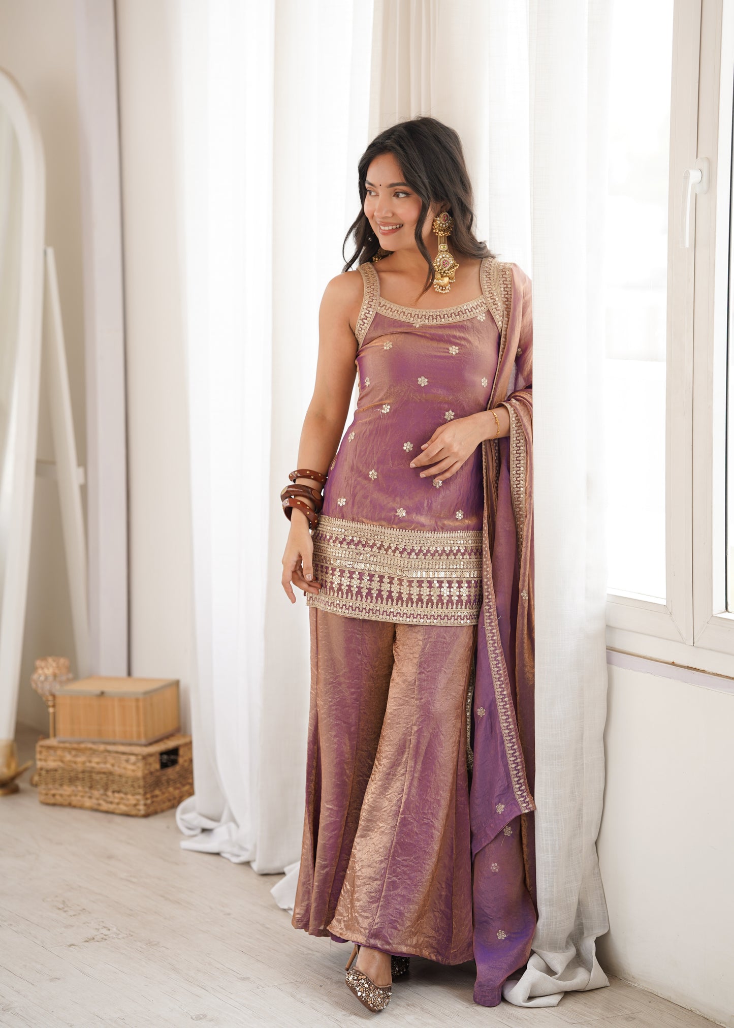 FRENDY SILK FABRIC WITH EMBROIDERY SEQUENCE DORI 3 PEACE