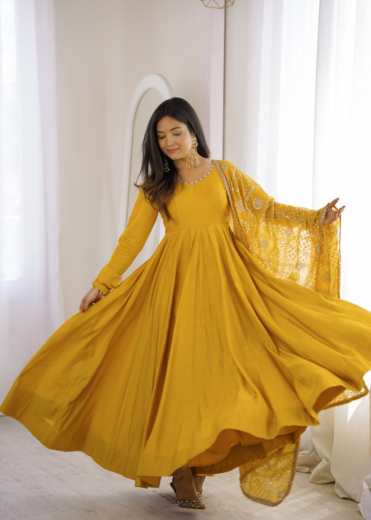PREMIUM-FERTIGANZUG-SET AUS ANARKALI