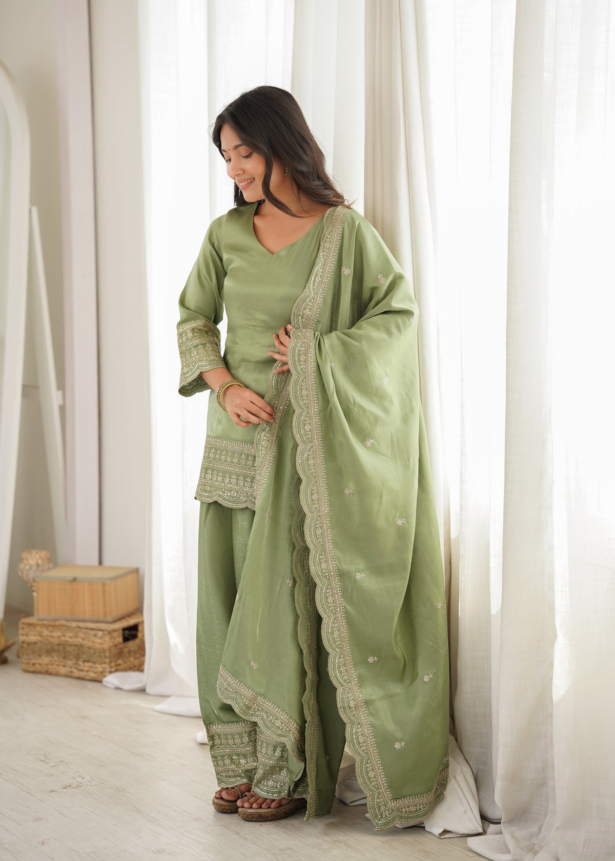 PREMIUM-FERTIGANZUG-SET AUS ANARKALI