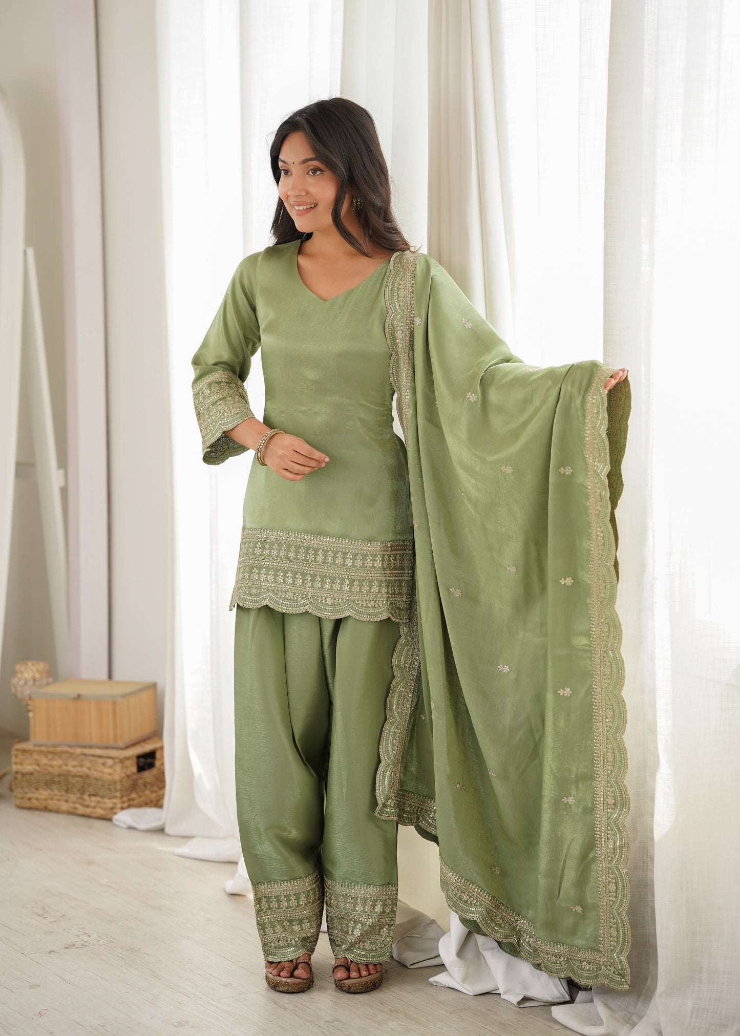 GLASS ROMAN SILK FABRIC WITH EMBROIDERY SEQUENCE 3 PEACE