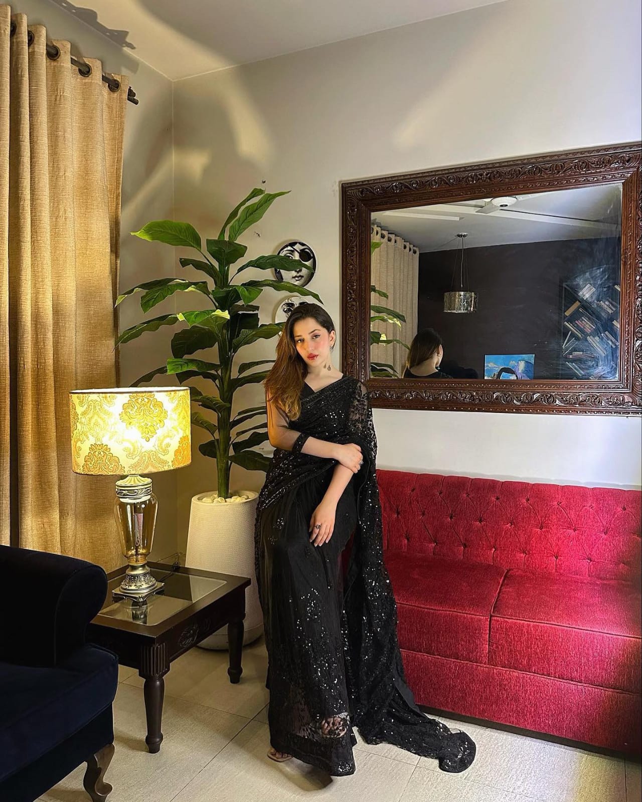 BLACK COLOUR SEQUNCE SAREE