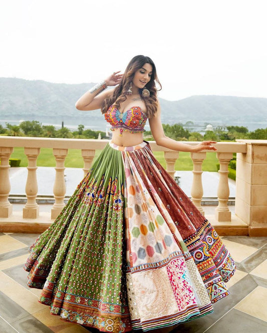 MOST TRENDING HEAVY FLAIR LEHENGA CHOLI