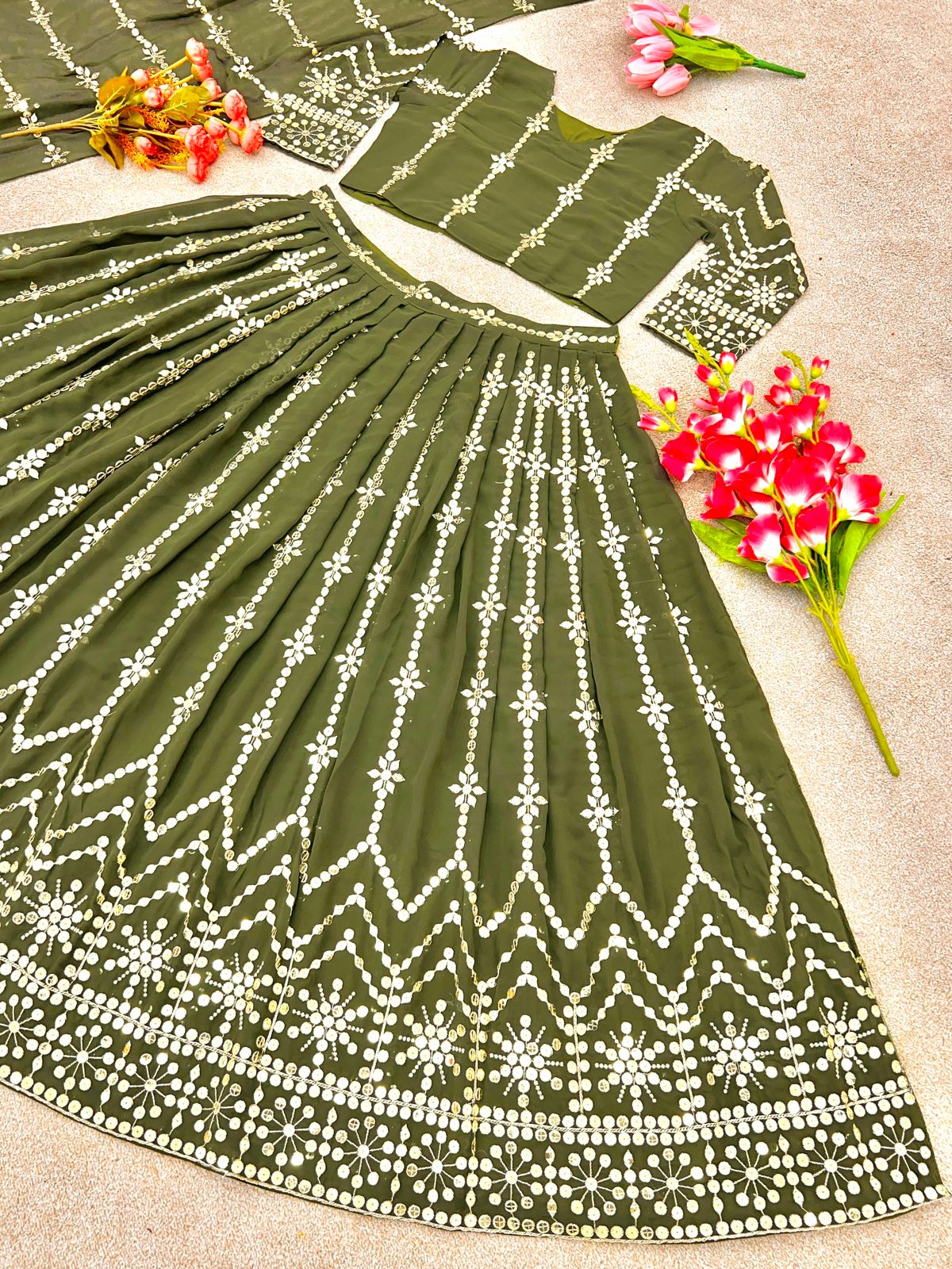 MEHENDI SPECIAL BRIDAL LEHENGA CHOLI WITH DUPATTA