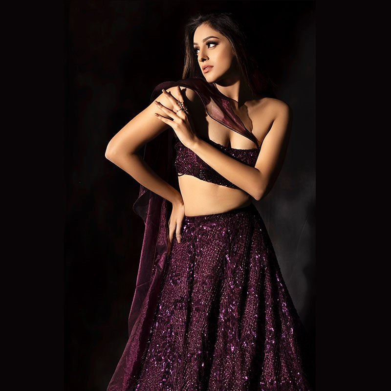 Presenting You Most Beautiful Most Trending Lehenga Collection