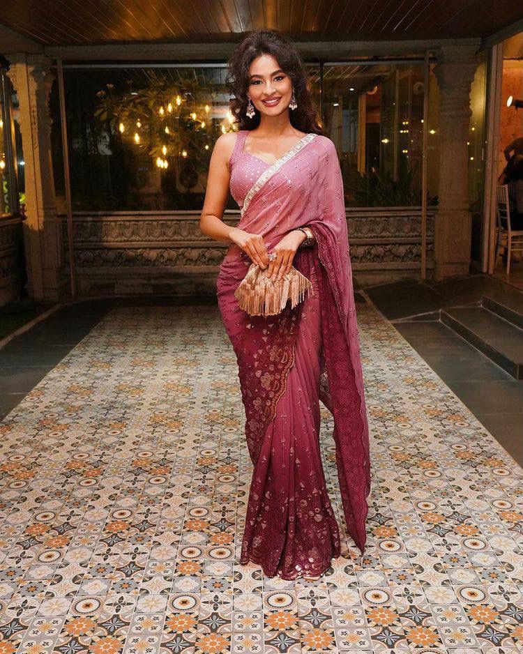 SUPERHIT TRENDING BOLLYWOOD BLOCK BUSTER EMBROIDERED COTTON THREAD & SEQUINS WORK DESIGNER SAREE🥻