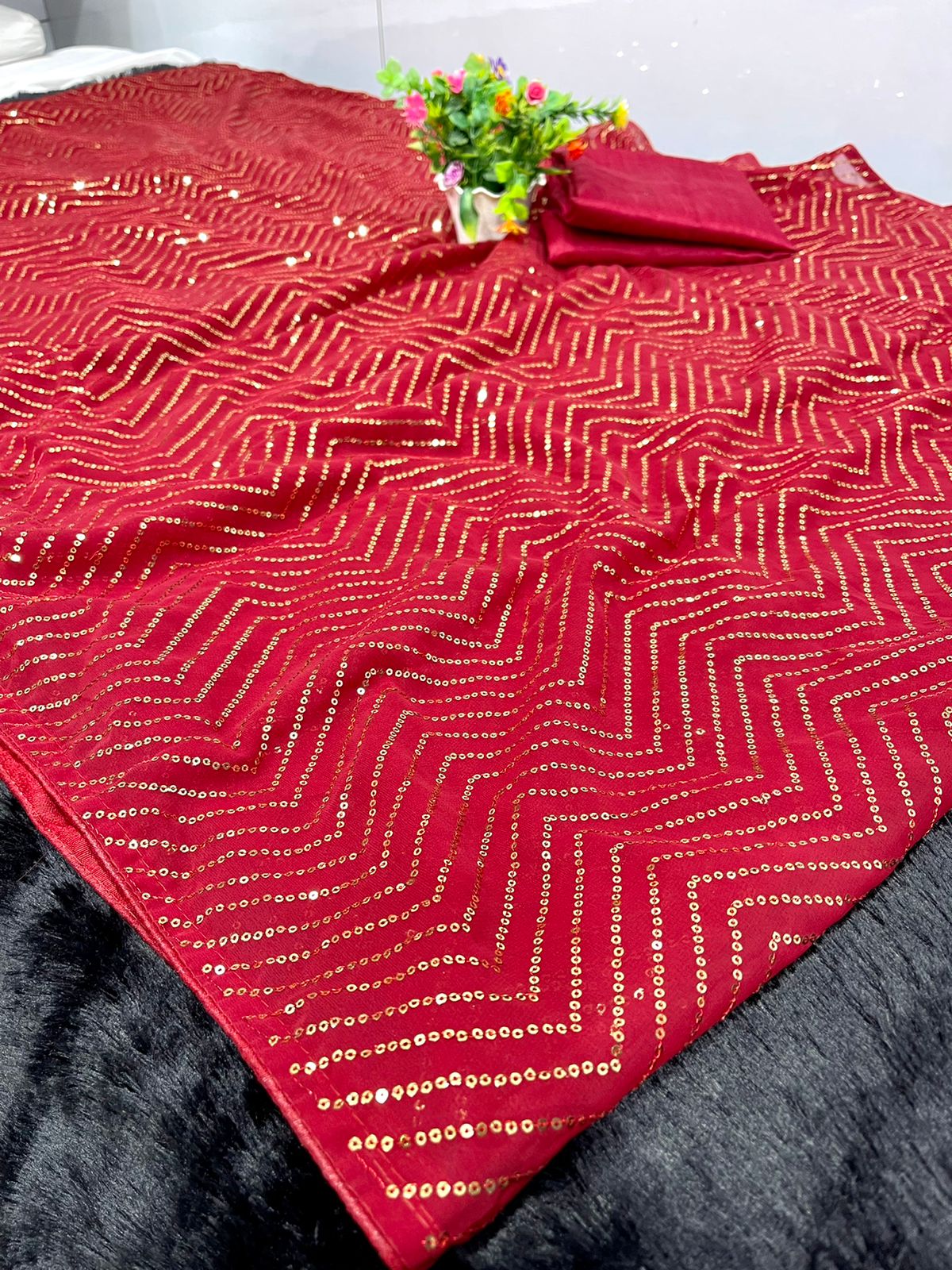 RED  COLOUR COLOUR SEQUNCE SAREE