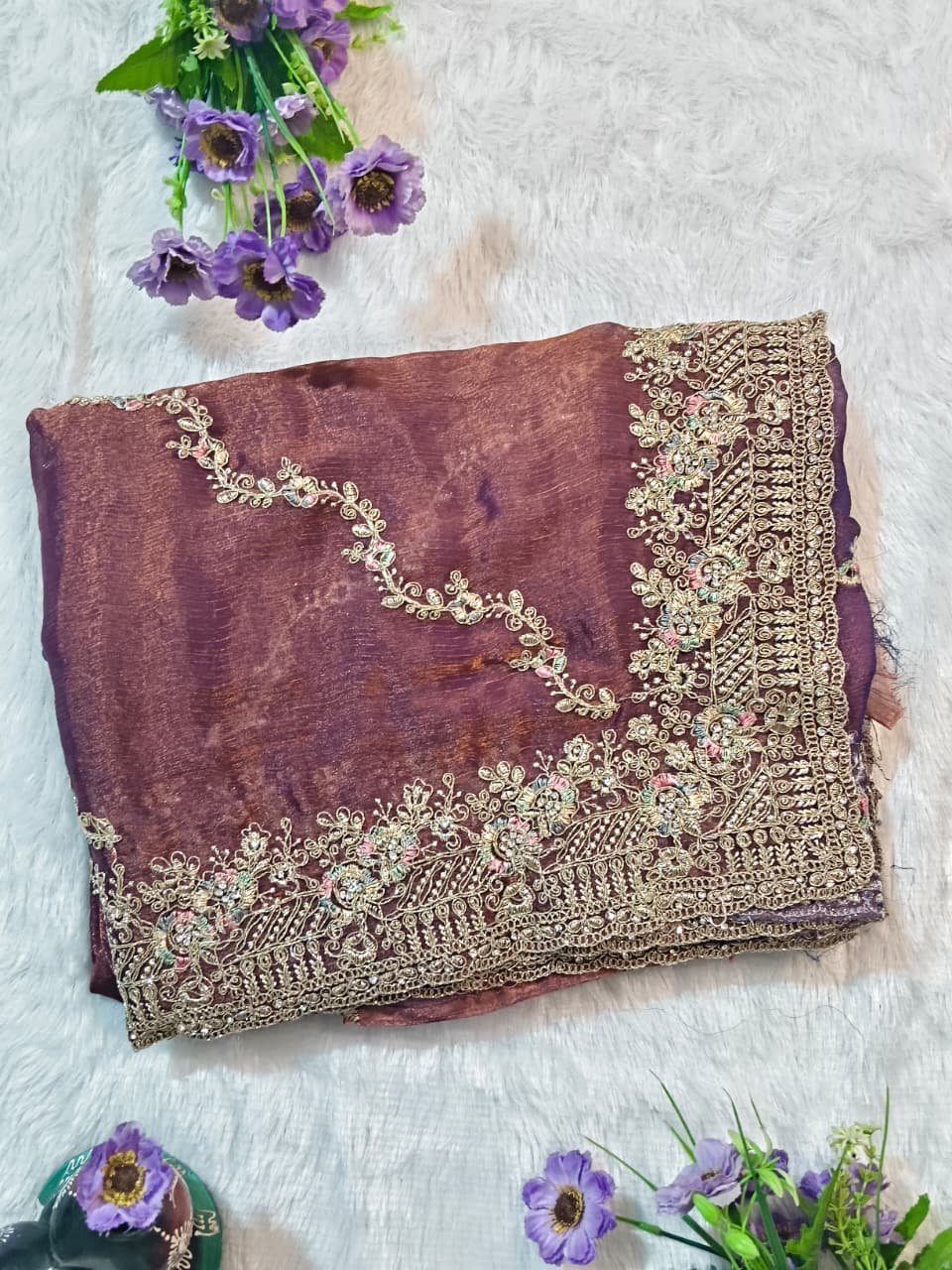 Suche jemanden für einen schönen Sari in der gleichen Farbe