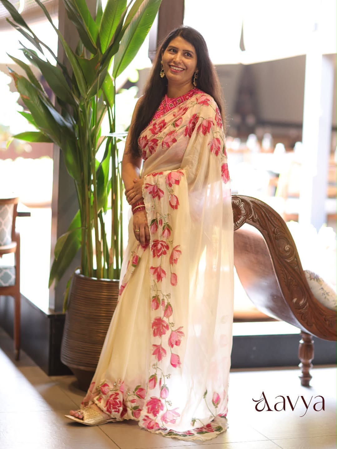 Beautiful soft tabi Saree featuring elegant flower digital print