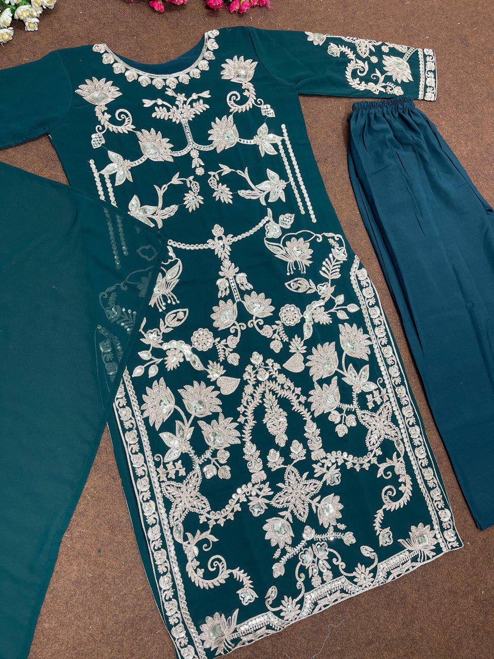 NEW DESIGNER HEAVY FUAX GEORGETTE PAKISTANI SUIT