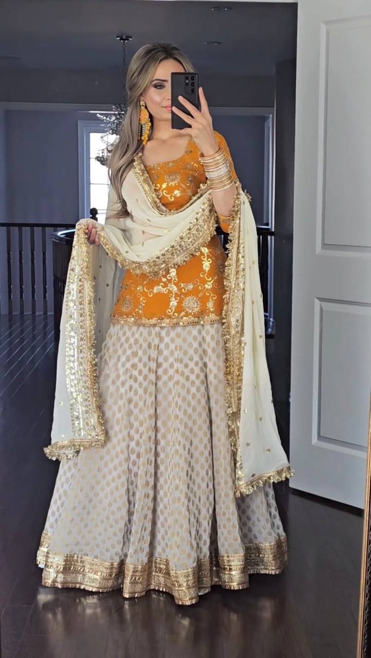 Presenting New  Đěsigner Lehenga -Top In New Fancy Style