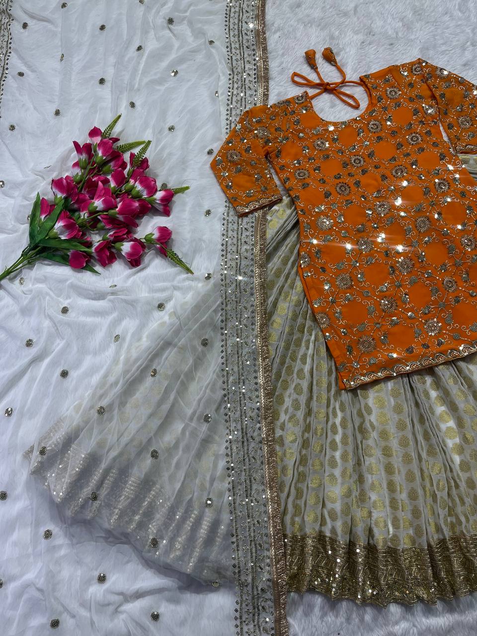 Presenting New  Đěsigner Lehenga -Top In New Fancy Style