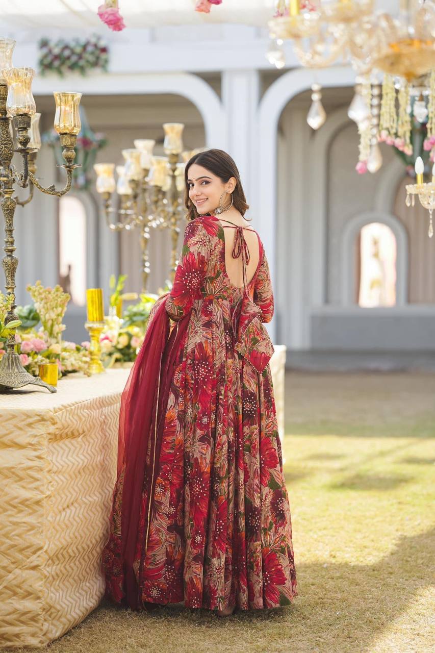 Red colour Attractive Party Wear Hevy Reyon Febric