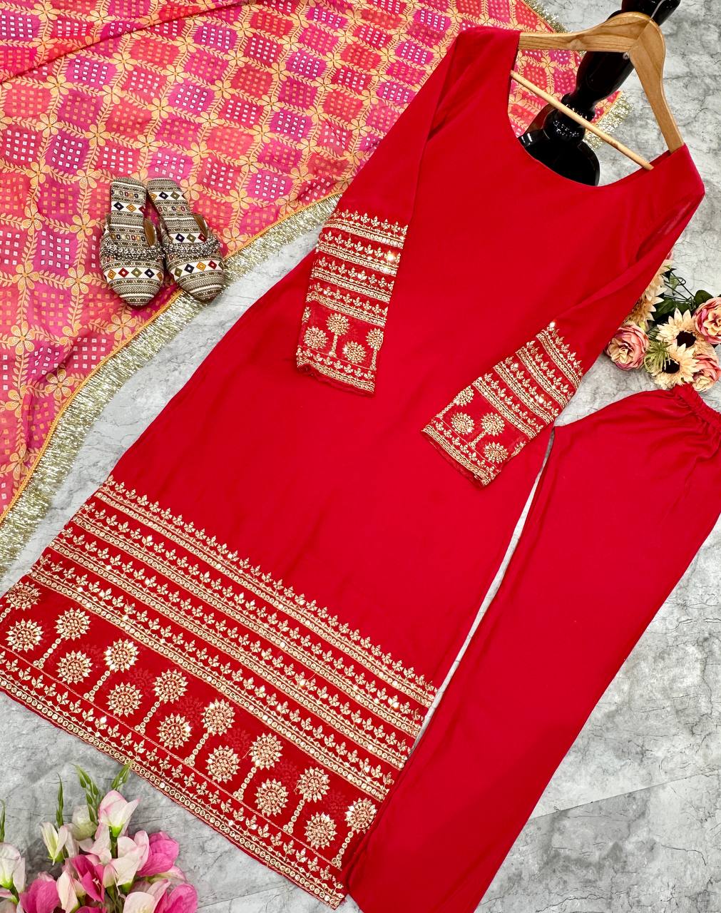 NEW ĐĚSIGNER PARTY WEAR KURTI AND PANT WITH FANCY DUPPATA