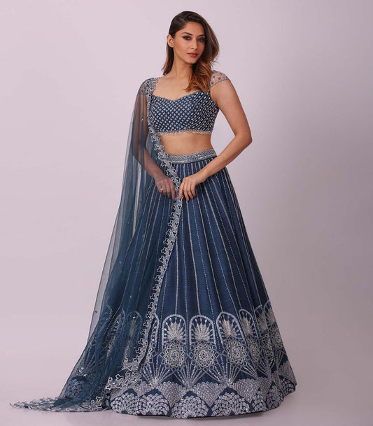 Flaunt this beautiful pair of lehenga set with the most prettiest design at your special event