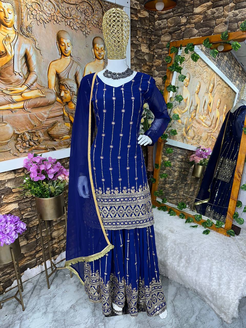 ĐĚSIGNER PARTY WEAR KURTI AND SARARA WITH FANCY DUPPATA WITH HAVY EMBROIDERY WORK