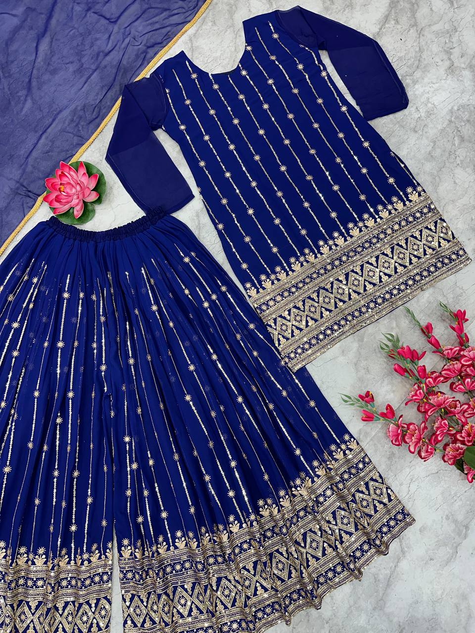 ĐĚSIGNER PARTY WEAR KURTI AND SARARA WITH FANCY DUPPATA WITH HAVY EMBROIDERY WORK