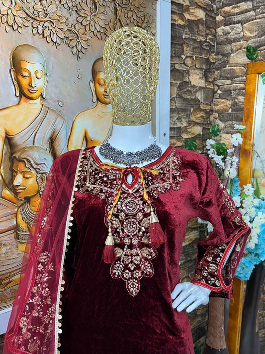 LUNCHING NEW ĐĚSIGNER PARTY WEAR VELVET TOP AND PANT WITH FANCY DPPATA WITH EMBROIDERY  WORK*