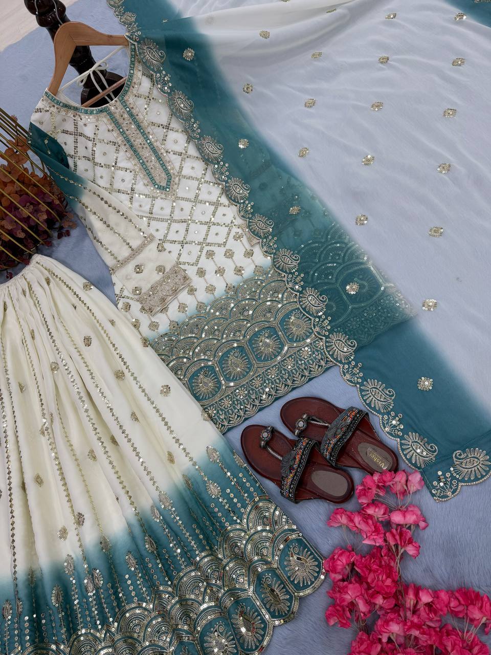 Launching New Đěsigner Party Wear Plazzo